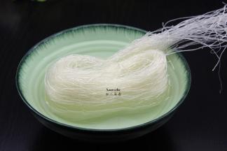 粉丝提前用清水泡软；