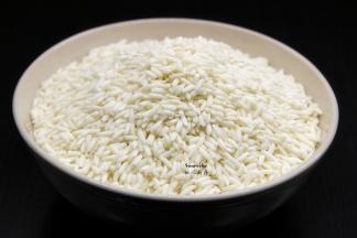 准备食材：糯米、粽叶、菩提等；