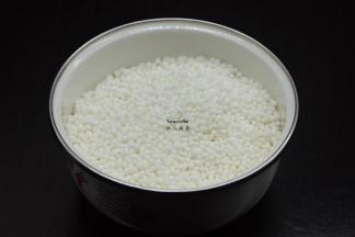 西米用水稍洗一下，千万不能浸泡；