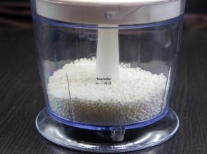 放入料理机打成粉状；