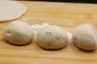 分成大小等分的小面团；