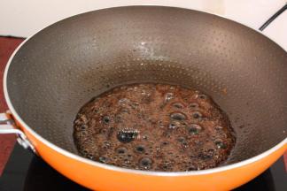 加入陈醋，煮沸