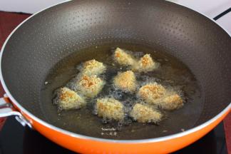 炸至表面酥黄即可； PS：可以二次炸，就不吸油，外酥里软。