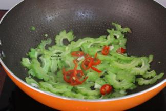 放切的红辣椒；