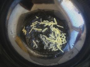 起锅热油，爆香姜丝