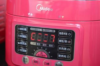 选择稀饭/粥，口感选择适中，启动电压力锅