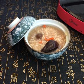 毫不费力，还不用守在一旁，一锅最适合冬季吃的美目粥就做好了