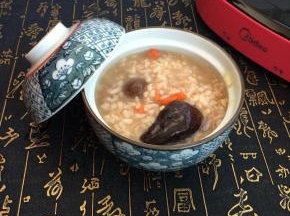 毫不费力，还不用守在一旁，一锅最适合冬季吃的美目粥就做好了