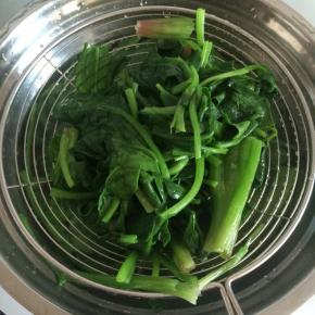 捞出入冷水中过凉