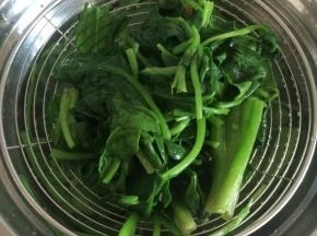 捞出入冷水中过凉
