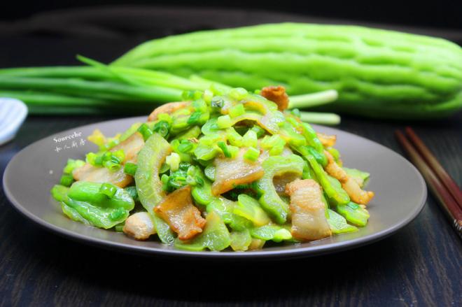 苦瓜炒肉片