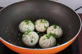 撒上香葱，起锅即可