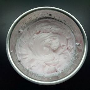 用打蛋器低速搅打均匀