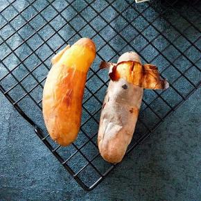 包锡纸左边，没包锡纸的右边，区别是没包锡纸的烤出来干，但更香！