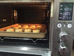 21. 再次送进烤箱一样还上火160度下火130度烤15分钟