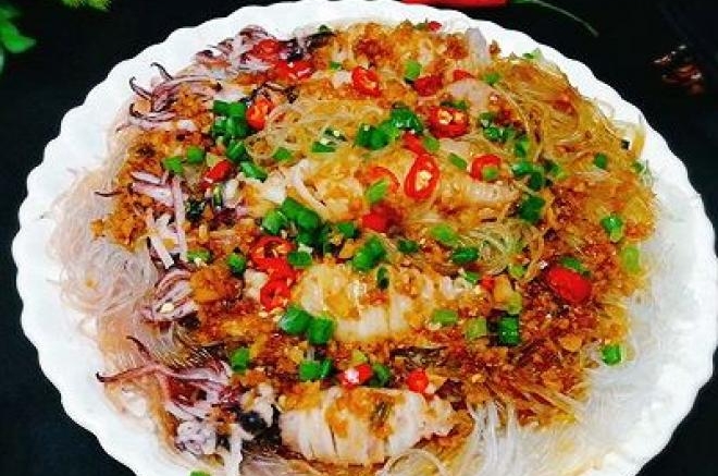 蒜蓉蒸鱿鱼粉丝