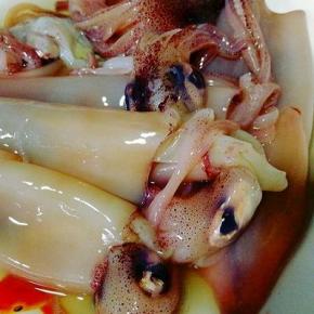 去皮去除里面脏东西，肚子里有小个黑色一定要去除。