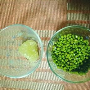 准备食材，莲子忘记了。绿豆莲子淘干净，冷水泡两小时以上。
