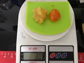 馅料和蛋黄一起承重，总重量30克