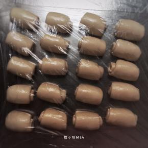 第一次松弛完后，再擀开卷起，继续松弛15分钟