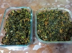 盛入碗中，放凉备用。炒馅的油要放足，保证炒好的馅油润，这样做出来的包子才好吃。