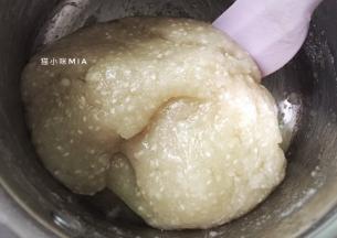 液体有温度，粉液会慢慢搅拌成团