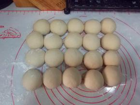 按自己习惯分成等份的剂子，我分了二十份；