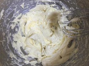 打至黄油体积膨胀1倍颜色变浅