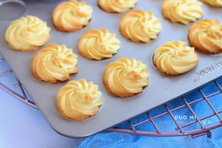 烤好晾凉，轻轻一碰就下来了