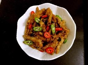 10. 切好青红椒码上