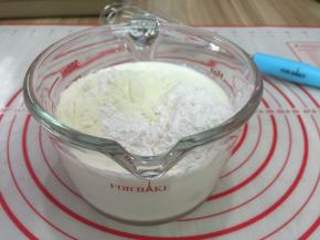 5. 加入低筋面粉