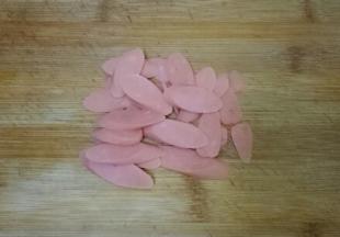 火腿肠切片备用