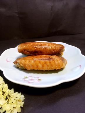 美味的翅中出炉啦，配上米饭，特别好吃，烤出来的菜花也很香