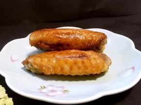 美味的翅中出炉啦，配上米饭，特别好吃，烤出来的菜花也很香