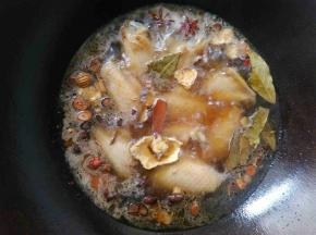 大火煮开5分钟，小火煮20分钟