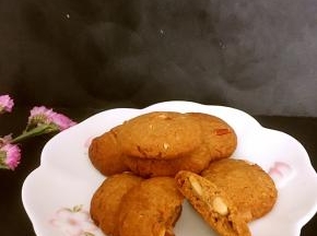 浓浓的芝麻酱配上果仁，特别好吃