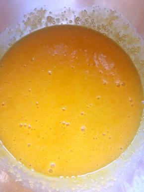 加入30克砂糖搅拌均匀