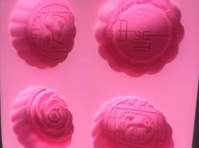 准备硅胶模具，一定要弄干