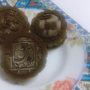 我下午二点半放冰箱，六点半迫不及待的开始脱模，超级赞啊