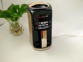 通上电源显示屏亮起来