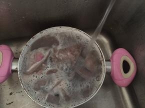然后用清水清洗干净