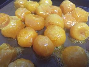 烤好的蛋黄取出备用