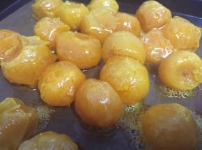 烤好的蛋黄取出备用