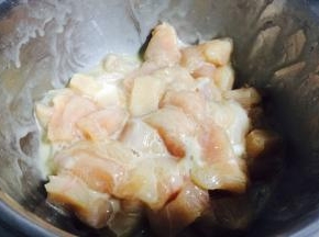 搅拌均匀，腌制半小时以上
