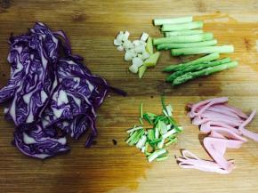 材料准备好，如图