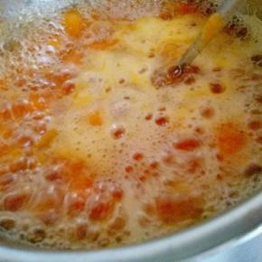 用勺子这样不停的搅拌，需要足够的耐心。