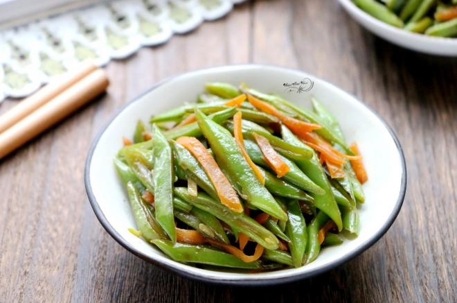 胡萝卜炒刀豆