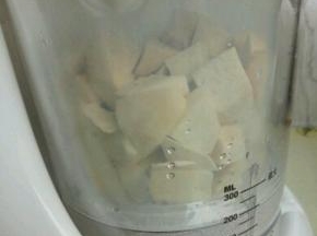 放入辅食机中