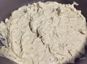 榨好的鹅肝（鸭肝）泥可以直接食用也可以过滤后再食用，口感更细腻