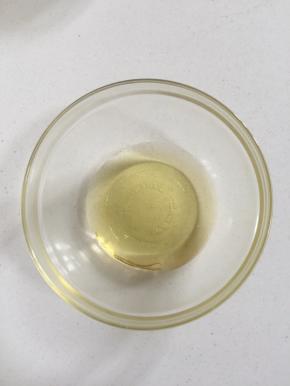 花生油和转化糖浆按量称出来倒在容器中！